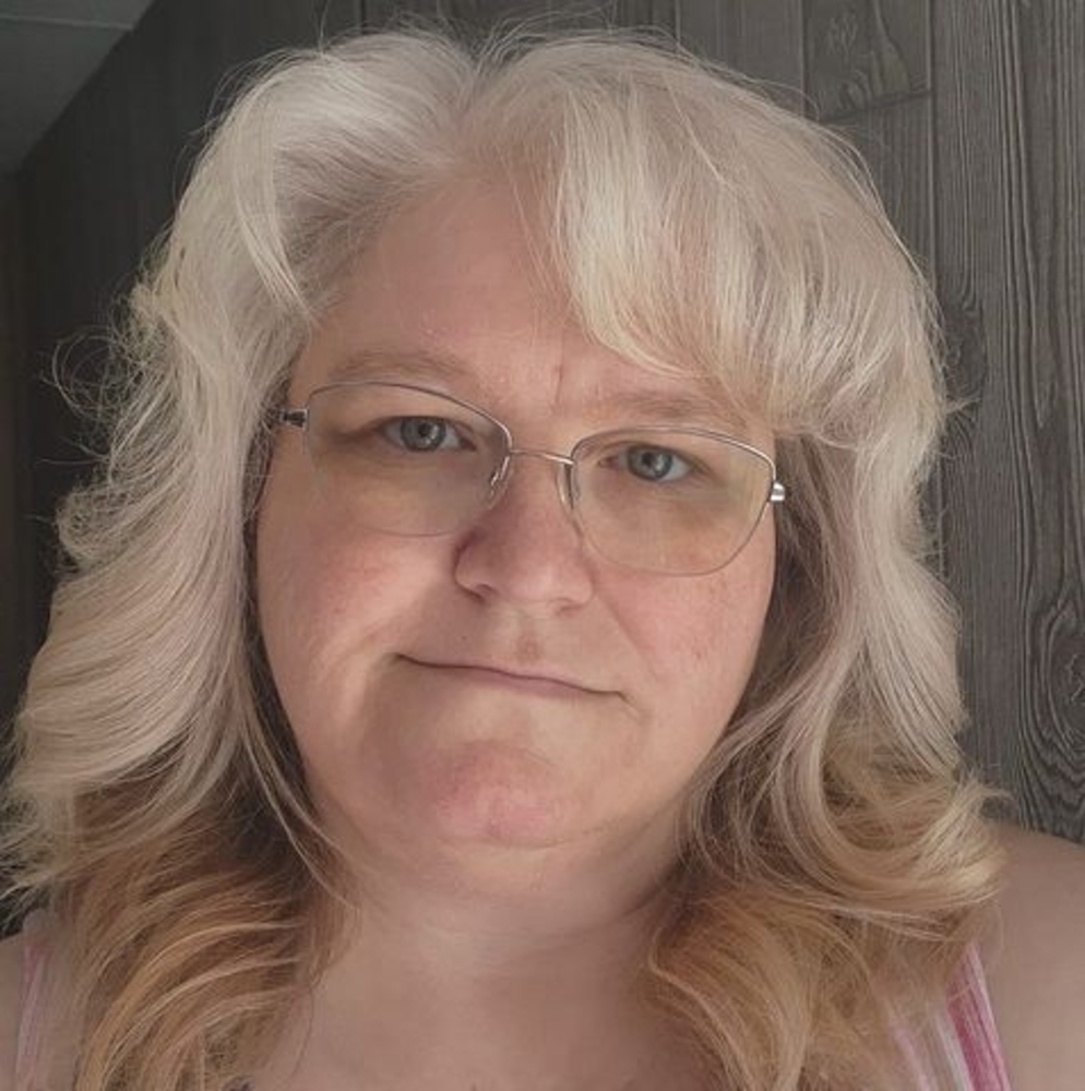 Meet your Posher, Becky